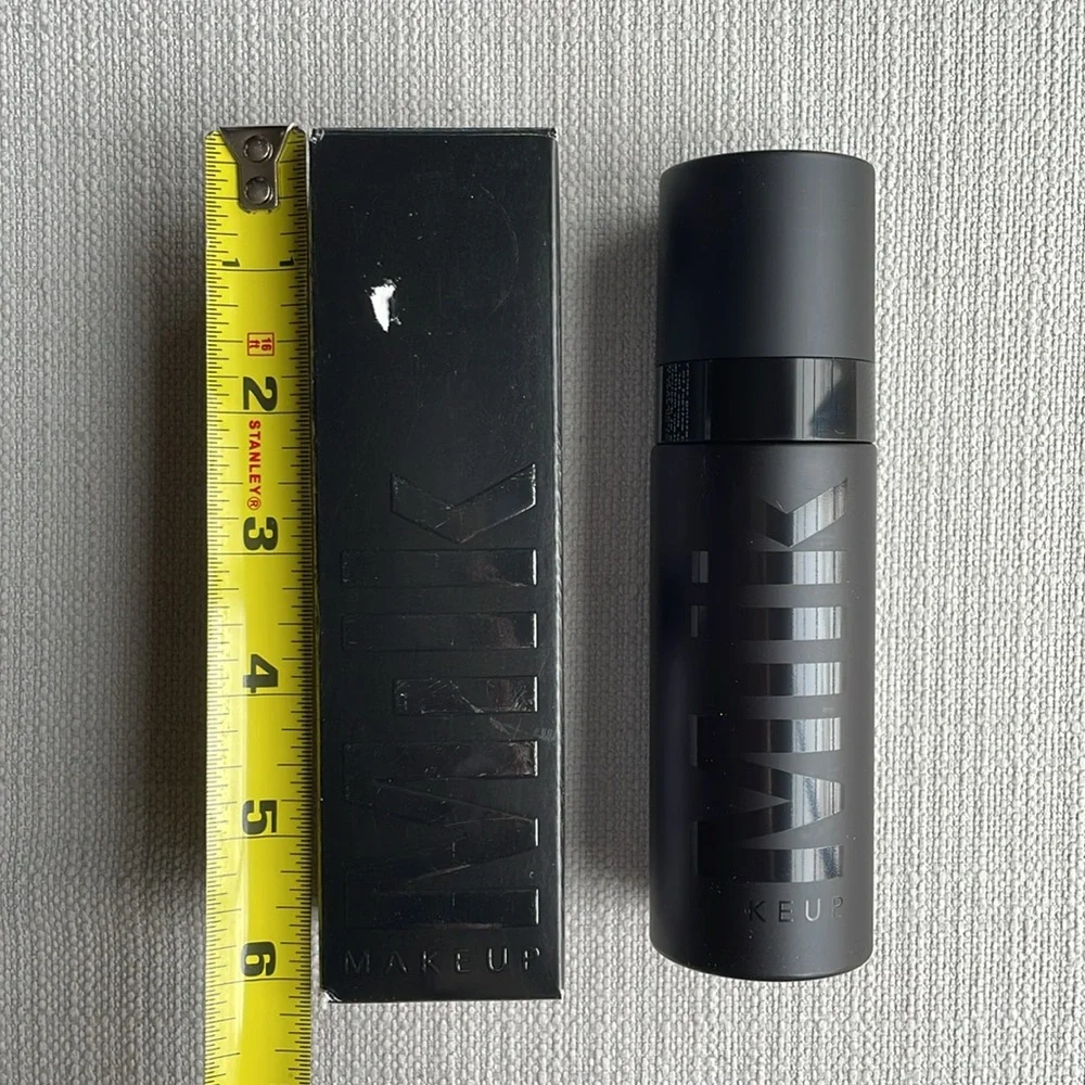 MILK MAKEUP Pore Eclipse Mattifying + Blurring Transfer-Proof Setting Spray